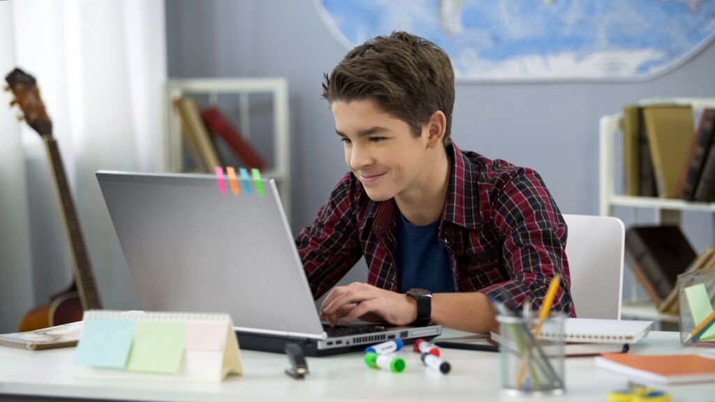 Student receiving personalised online Maths tuition with guidance from an expert tutor