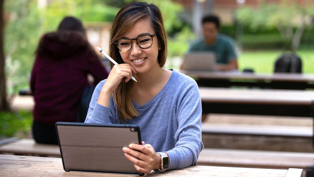 Student participating in online IGCSE Maths Tuition with Geopo Maths in an international learning environment.